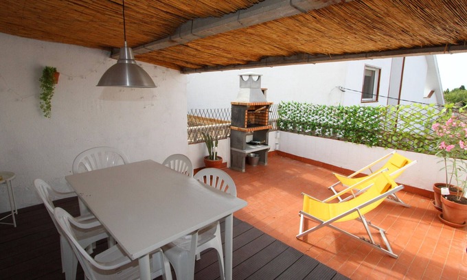 Deltebre House | Cozy Villa Deltebre: 3 Bedrooms, Pet-Friendly Retreat