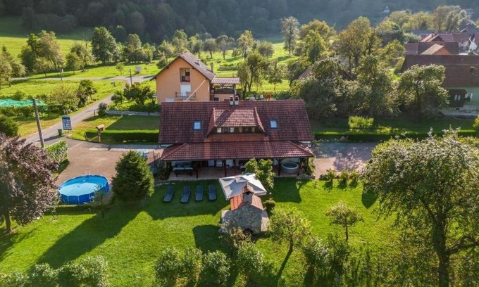 Presika House | Family-Friendly Retreat with Pool in Blazevci, Gorski Kotar