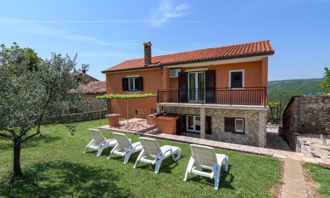 Martinski House | Family-Friendly House with Parking in Sveti Martin, Istria