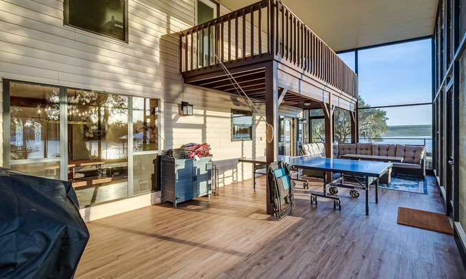 Crooked Lake House | Family-Friendly Lakefront Haven Near Disney and LegoLand