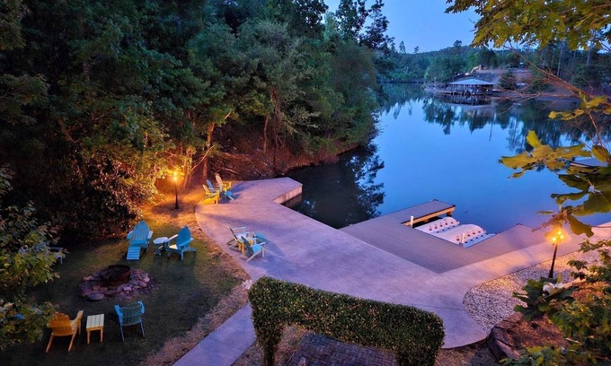 The Woods of Longleaf House | Family-Friendly Lake Martin Retreat Near Auburn - 10/10 Rated