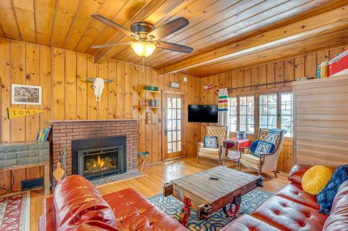 McFarland House | Family-Friendly Retreat on Lake Waubesa with Pet Access