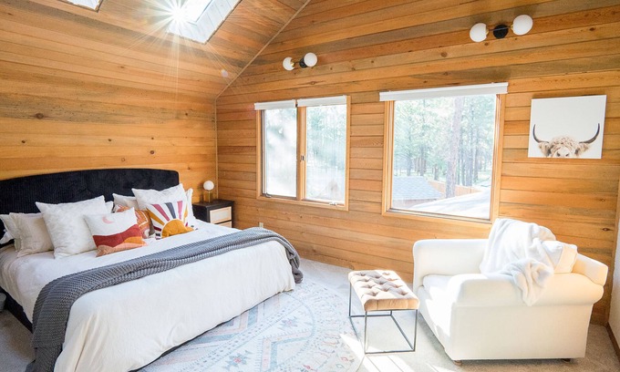 Sisters House | Modern Family Retreat with Extra Large Hot Tub & EV Charger