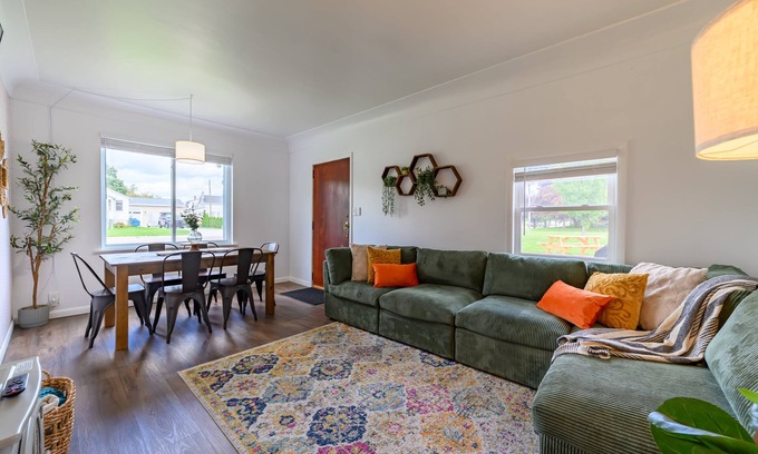 Alpena House | Ideal Location Steps from Beaches and Marina with Ocean Views