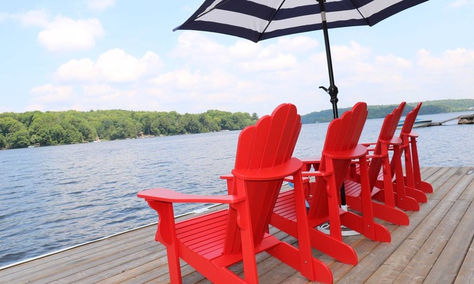 Windermere Cottage | Family-Friendly Beach Retreat with Water Toys & Hot Tub