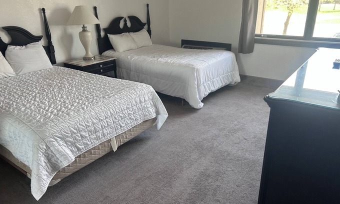 Bay City Hotel | Family-Friendly Resort Living in Bay Valley – Pool, Golf, & Scenic Surroundings