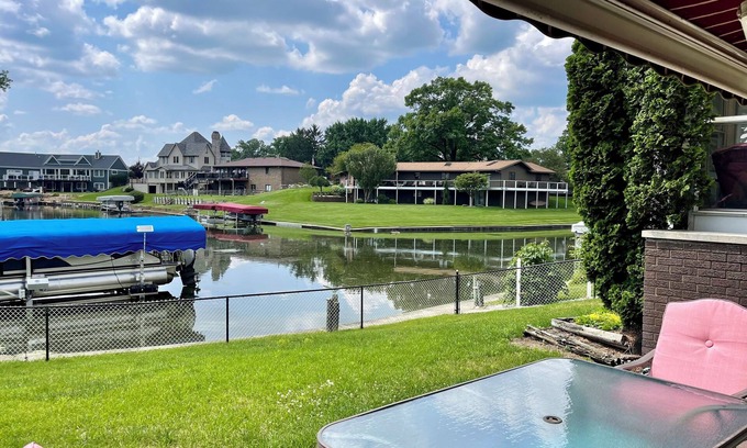 Elkhart House | Family Friendly Riverside Oasis:4 BR, Spacious with Peaceful Scenic Views & ND!
