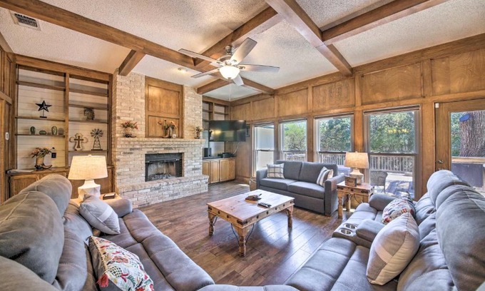 Encino Park House | Perfect San Antonio Retreat with Hot Tub & Family Amenities