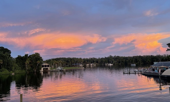 Homosassa House | Family-Friendly Scalloping Escape with Dockage & Ocean Views