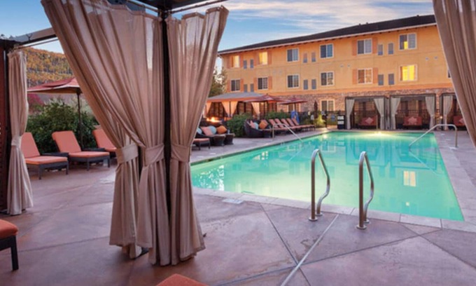 Napa Condo | Family-friendly Spacious Double Suite in Napa Sleeps 8 (2 jetted tubs)