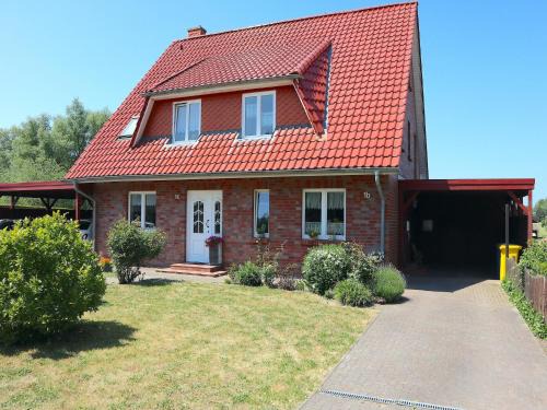 Alt Bukow House | Seaside Holiday Apartment: Pet-Friendly Stay by the Baltic