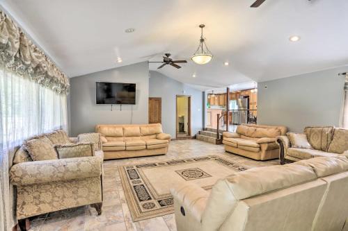 Toledo House | Tranquil Toledo Retreat with Family-Friendly Amenities