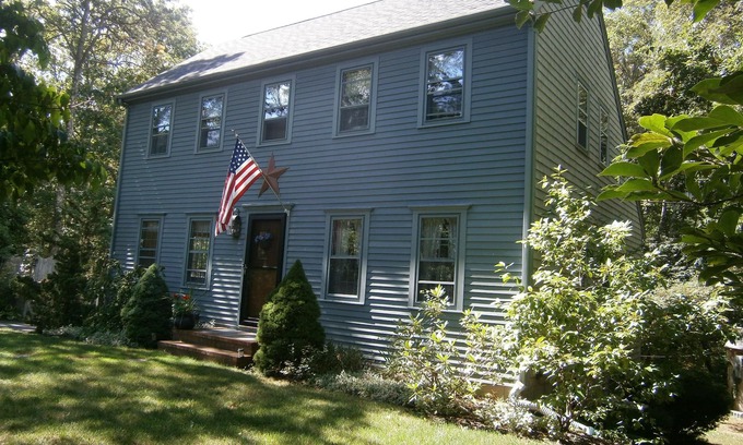 Hyannis Cottage | Family-Friendly Salt Box with Ocean View & Beach Access