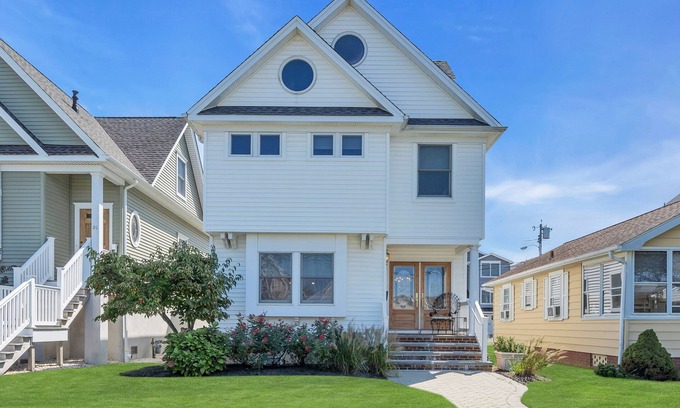 Manasquan House | Family Friendly Ultimate Getaway Near Manasquan Beach