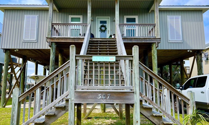Royal Lagoons House | Impressive Family-Friendly Waterfront Home in Royal Lagoons