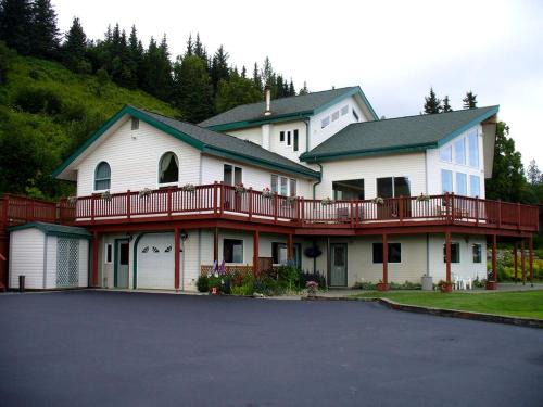 Homer House | Family-Friendly Vacation Rental with Jaw-Dropping Views in Homer, Alaska