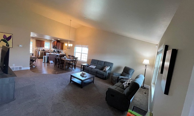 Rimrock House | Family Friendly West End Home