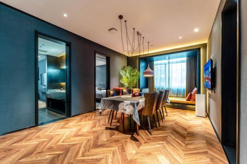 Beilin Apartment | Top-Rated Banma Family All-Suite B&B: Pet & Child Friendly