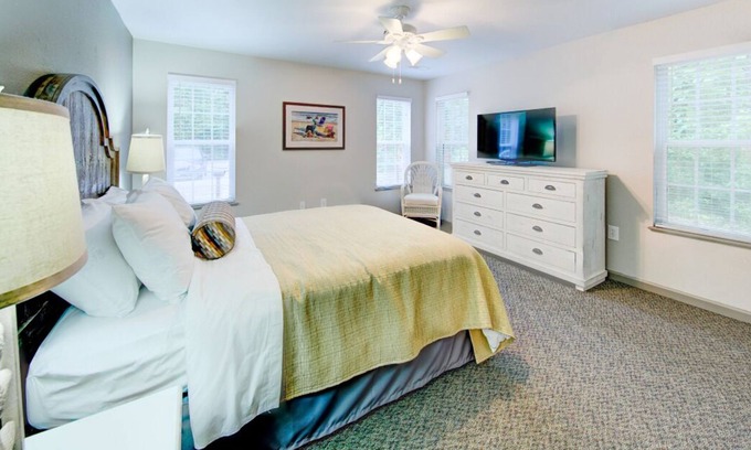 Sea Scape Resort | Perfect Family Retreat: 3x2BR Units Near Beach & Golf