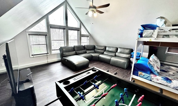 Charlotte Apartment | Kid-Friendly Loft with Games, Coffee & Guest Rated 10/10