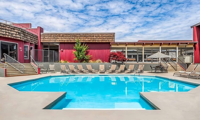Tri-Cities Resort | Family Fun at Gesa Carousel of Dreams - Pet-Friendly Stay!