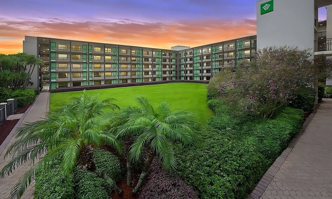 Lake Buena Vista Hotel | Family-Friendly Retreat Near Disney Springs with Pool & Shuttle