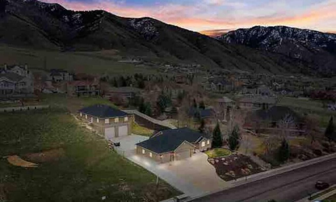 North Logan House | Adventure and Relaxation Await: Fun Factory & Hot Tub!