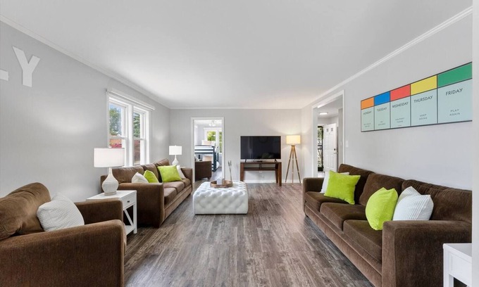 Bowling Green Condo | Family Game Fun - Steps from Downtown with Pet-Friendly Perks