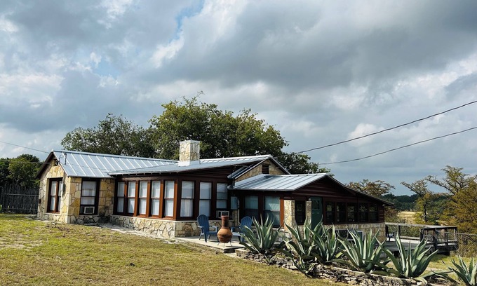Bandera House | Enchanting Views of Medina River with Pool & Pet Friendly