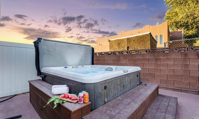 La Verkin House | Family Getaway: 4BR, Private Pool & Spa, Pickleball & RV/ATV Parking – Sleeps 10