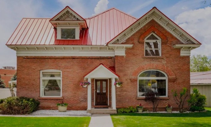 Heber House | Family Getaway! Book this home w/3 bedrooms/8 beds near Park City!