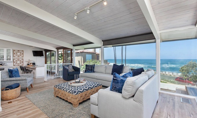 Sunset Cliffs House | Perfect Family Retreat at Casa Cordova with Oceanfront Pool