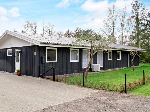 Kramnitse House | Spacious 8-Person Holiday Home in Rødby - Pet Friendly!