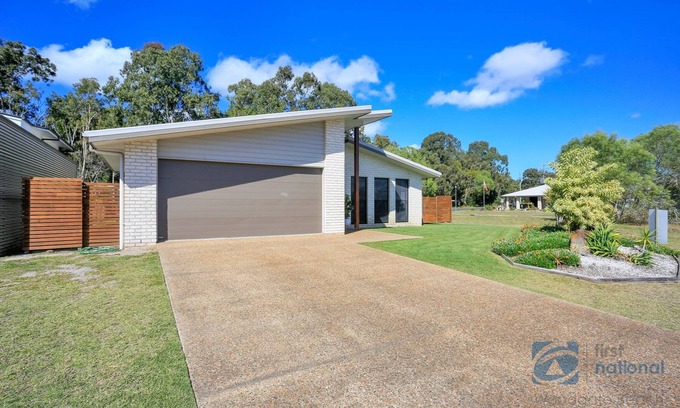 Woodgate House | Family home overlooking park land