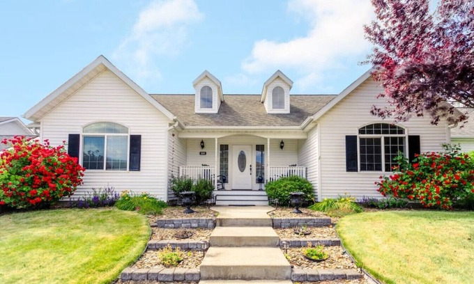 Post Falls Apartment | Pet-Friendly Retreat: Majestic Home by the River