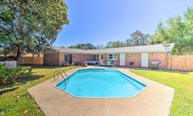Fort Walton Beach House | Family Retreat with Private Pool and Pet-Friendly Amenities