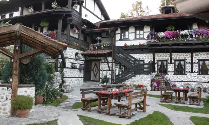 Dobrinishte Hotel | Family Retreat at Makedonska Kruchma with Spa & Hot Tub