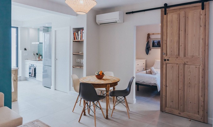 Las Acacias House | Family House, 50m from beach, 2 BIKES, WiFi, Bath, Terrace, BBQ, free coffee, 6p