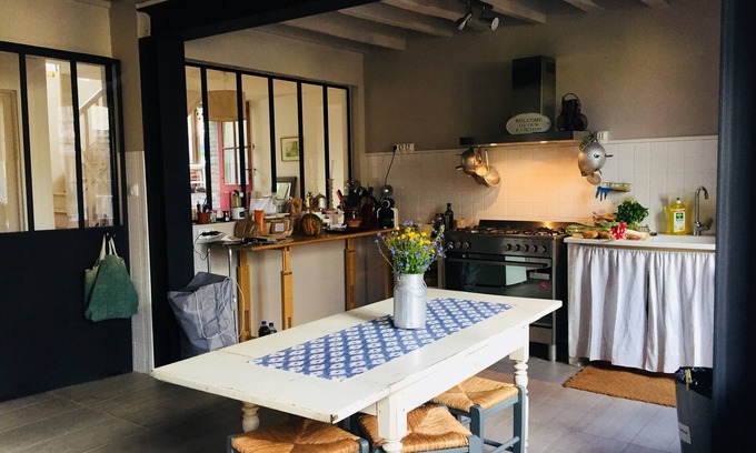 La Ferte-Loupiere House | Welcoming Family House in Burgundy with Pool & Breakfast