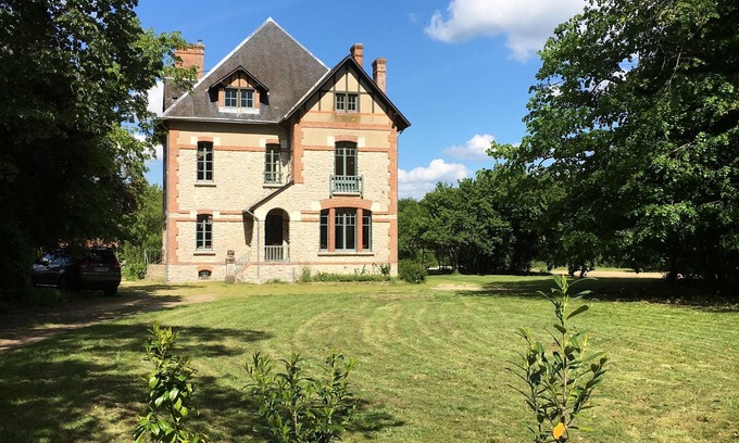 Marcilly-en-Gault House | Family Retreat with Pool in the Heart of Sologne des Étangs