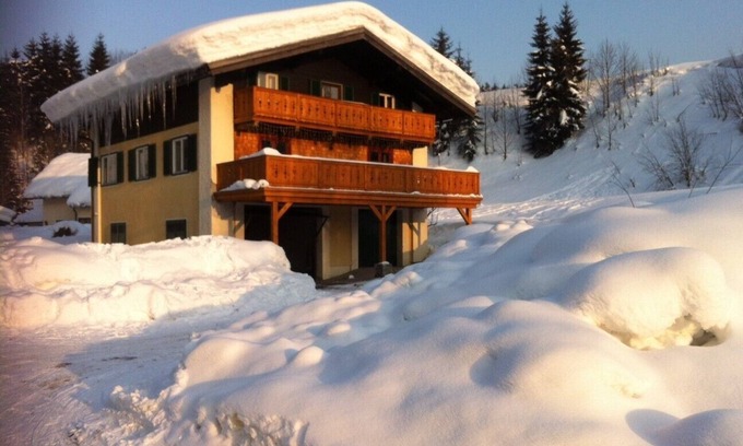 Russbach am Pass Gschuett House | Cozy Family Retreat in Russbach, Steps from Slopes