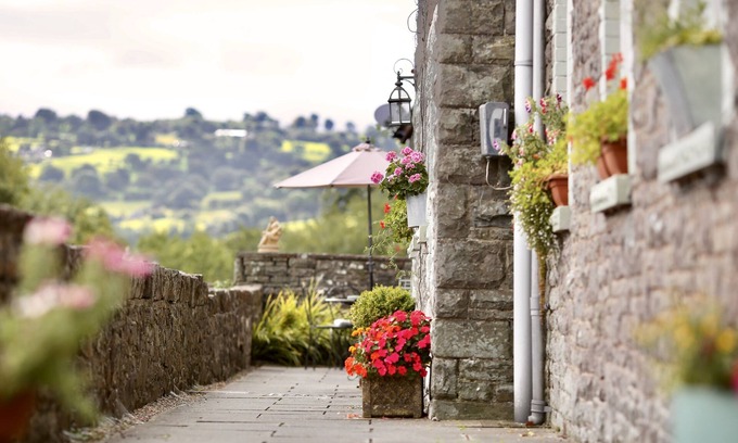 Llangattock House | Family Retreat Near Crickhowell & Hay in Brecon Beacons