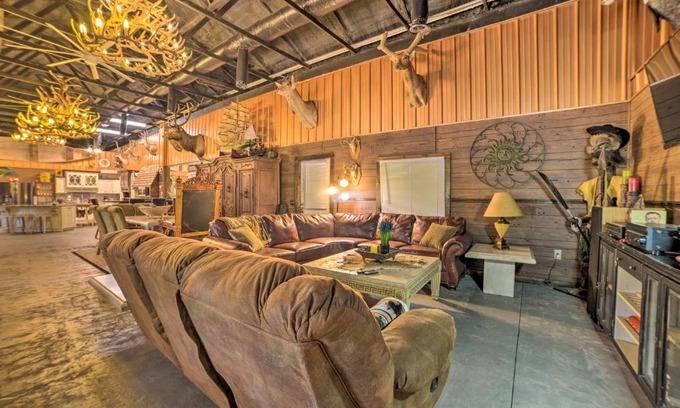 Dover House | Top-Rated Family Leatherwood Resort Cabin with Hot Tub