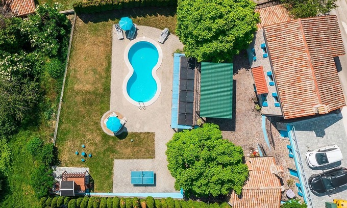 Buzet Villa | Family-Friendly Vintage Stone Villa with Pool in Istria