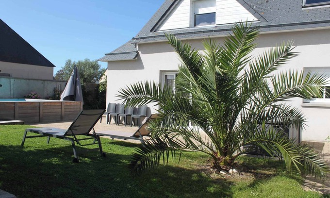 Agon-Coutainville House | Family Paradise: Beachside Haven with Heated Pool Awaits