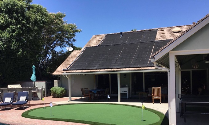 Northridge House | Family & Pet Friendly Home Sleeps 10 Pool BBQ Putting Green Universal