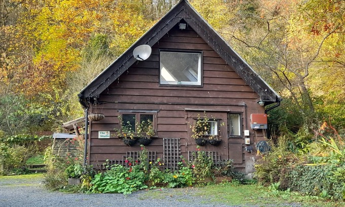 Aymestrey Cabin | Ideal Family & Pet-Friendly Retreat in Mortimer Country