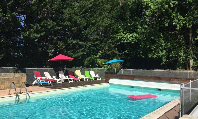 Condat-sur-Vezere Villa | Family Retreat Near Dordogne with Pool & Spa Amenities