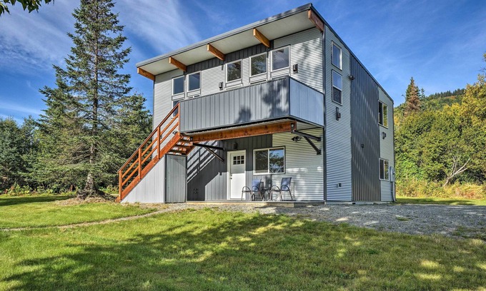 Fritz Creek House | Family Retreat Near Downtown & Bishops Beach with Spa