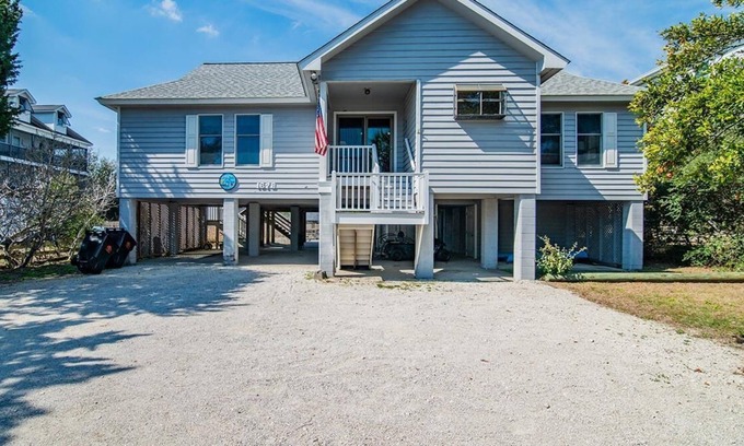 Pawleys Island House | Unforgettable Family Retreat at Decks, Docks & Flip Flops